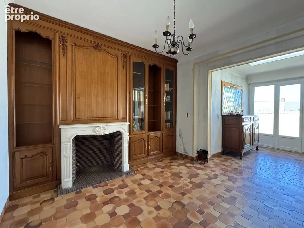  Élégante maison semi-individuelle – Centre-ville de Fourmies – 159 m² – Jardin arboré – Garage 45 m² - photo 9