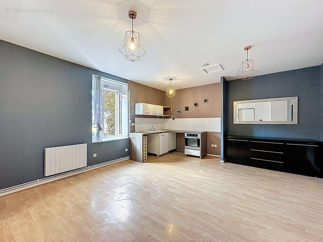 Appartement à MARENNES