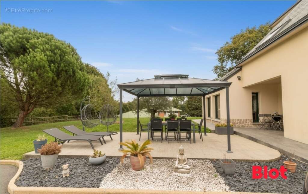 Maison 9 pièces 245 m² à vendre à Antrain (35560) - photo 2