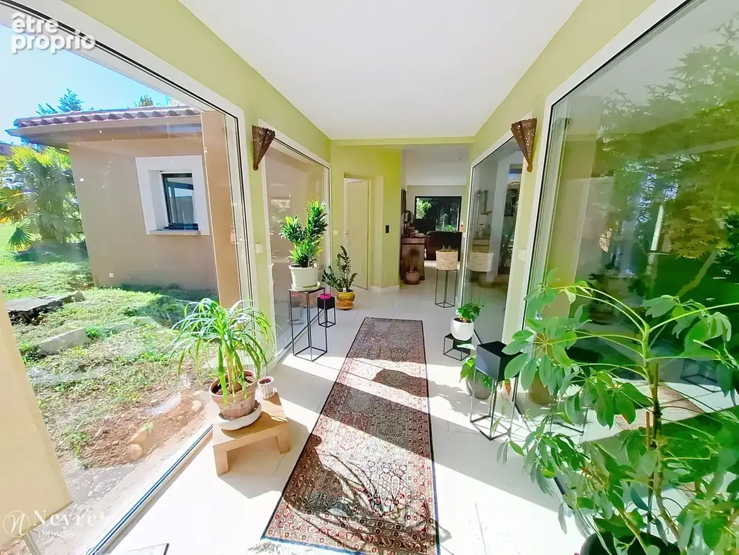Rare : Maison d'architecte d'exception de 308 m2 sur son terrain paysagé de 2546 m2 - photo 10