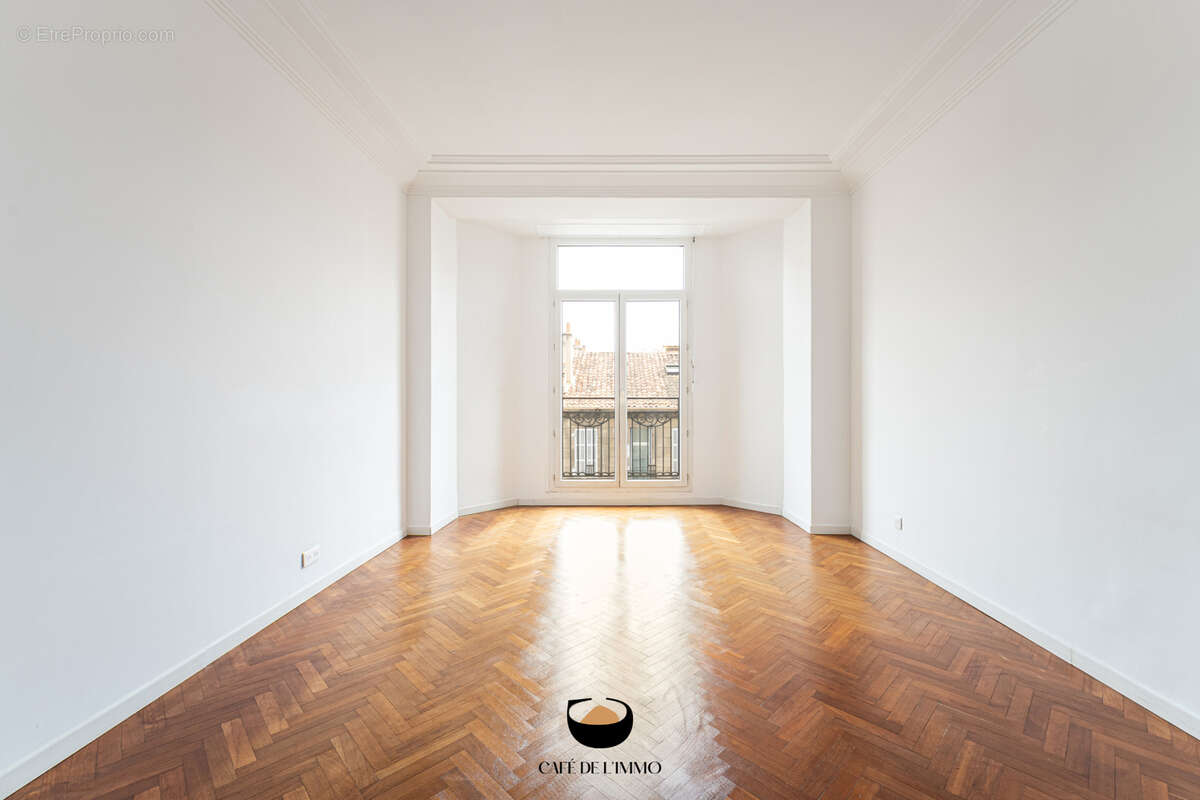 Appartement à MARSEILLE-8E