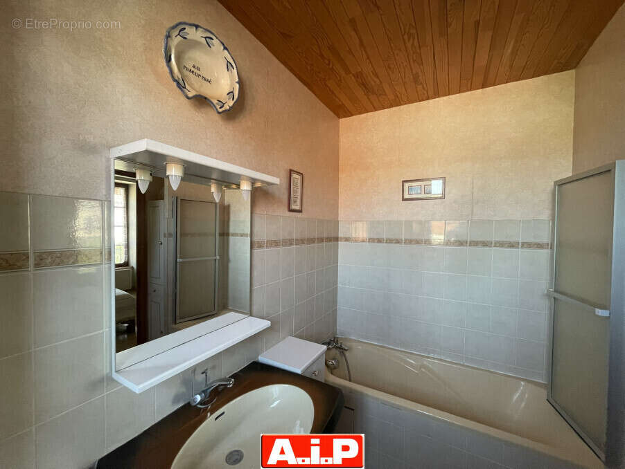 Maison à LA CAILLERE-SAINT-HILAIRE