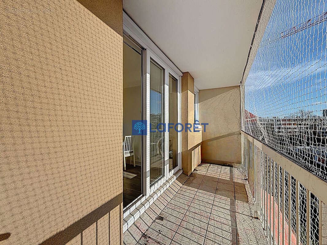 Appartement à CHILLY-MAZARIN