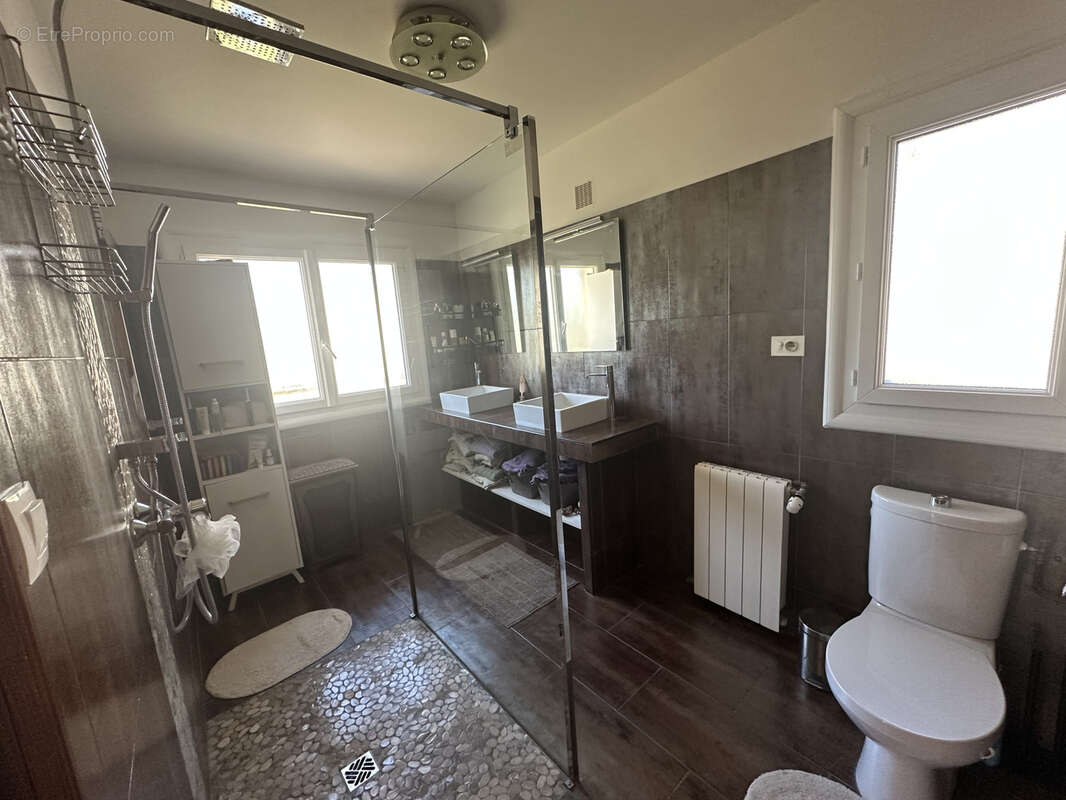 Maison à SOLLIES-PONT