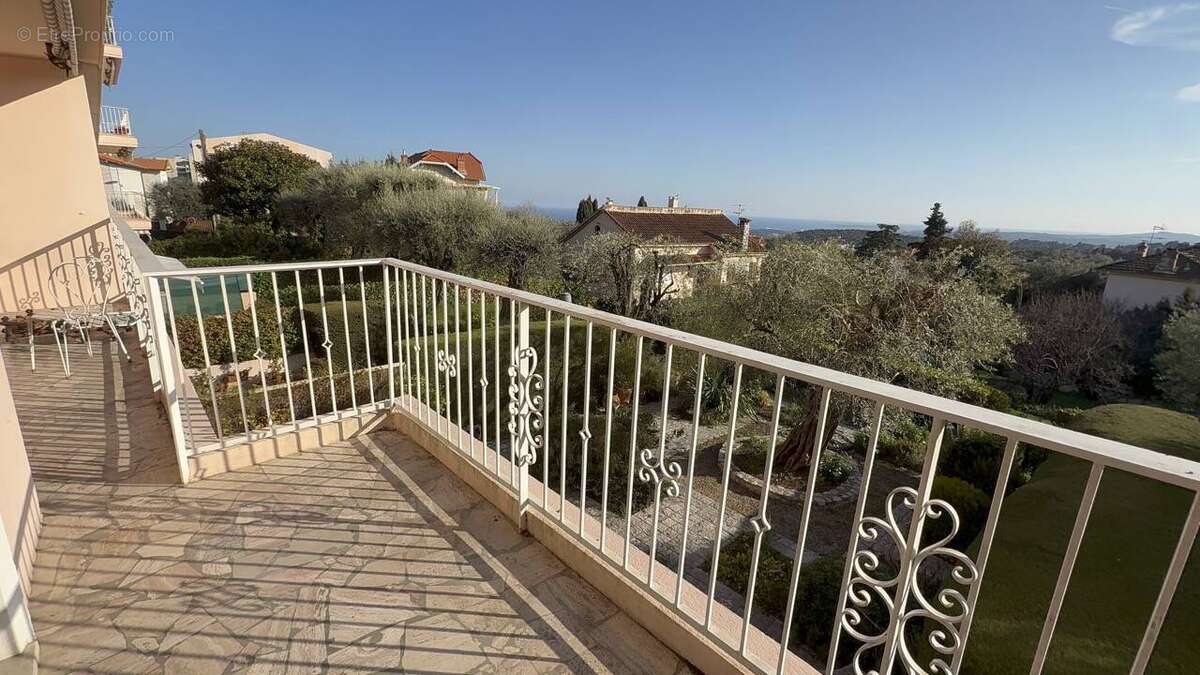 Appartement à VENCE