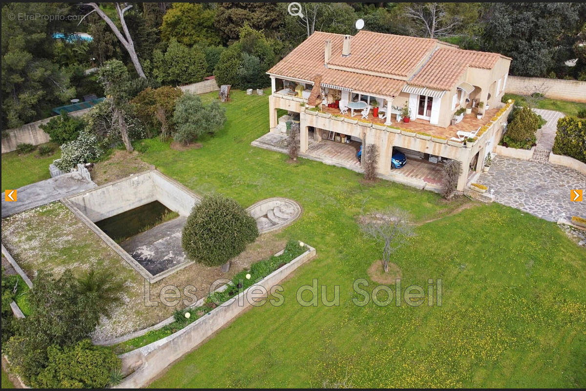 Maison à CARQUEIRANNE