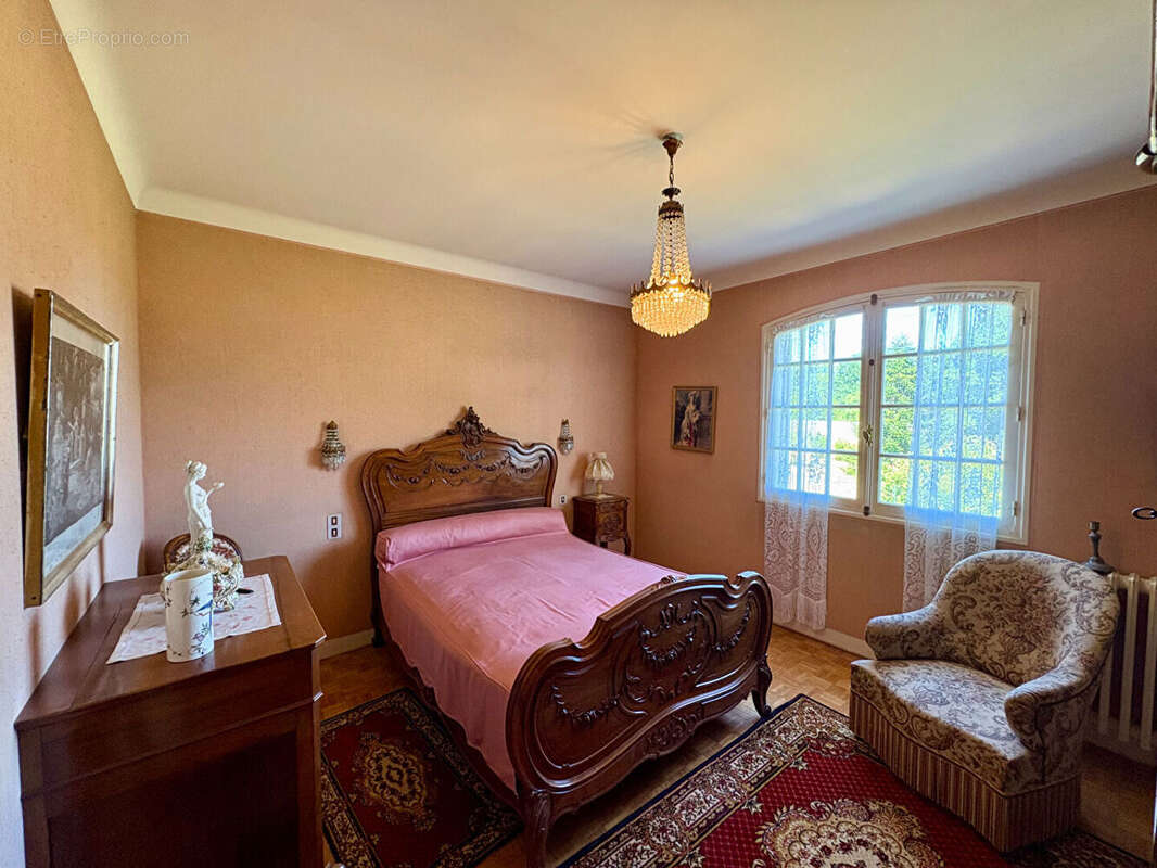 Maison Pineuilh 7 pièces, 180 m2 habitable, 5 chambres, garage,  à pied de la ville et de la gare - photo 11