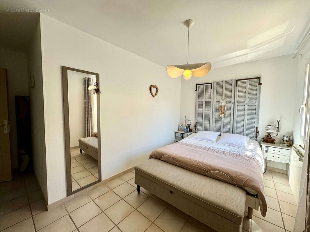 Appartement à SEILLONS-SOURCE-D'ARGENS