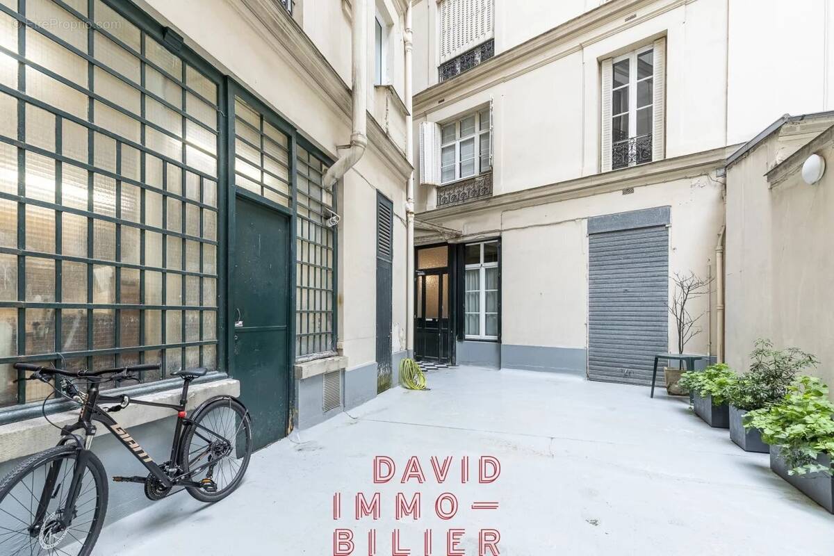 Appartement à PARIS-8E