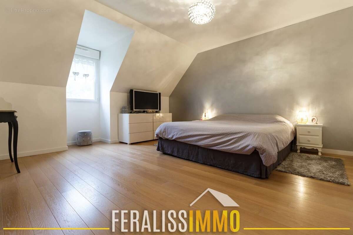 Maison à VAUX-SUR-SEINE