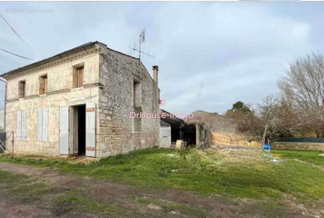 Autre à PORT-D'ENVAUX