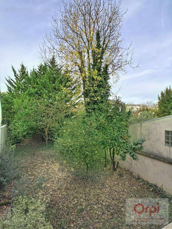 Maison à ISSY-LES-MOULINEAUX