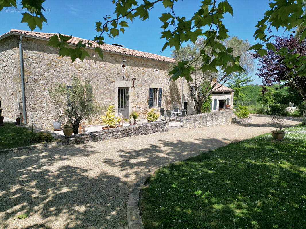 Maison à GENSAC