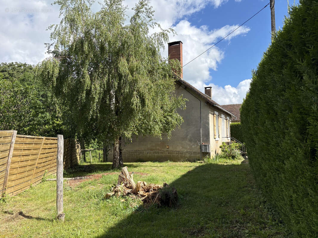 Maison à COUSSAC-BONNEVAL