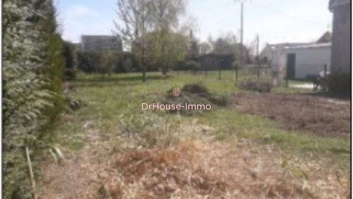 Terrain à AVESNES-LE-SEC