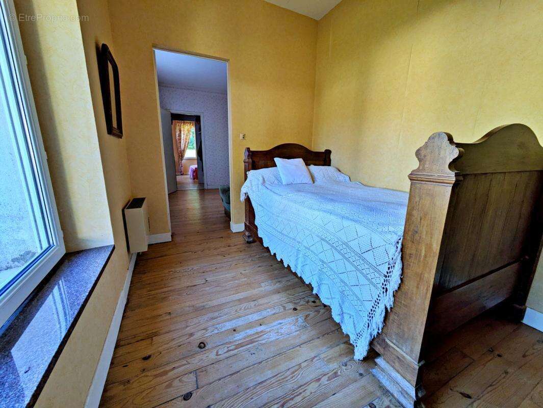 Maison à SAINT-SALVY-DE-LA-BALME