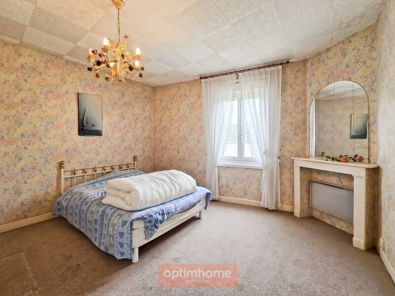 Maison à CROISILLES