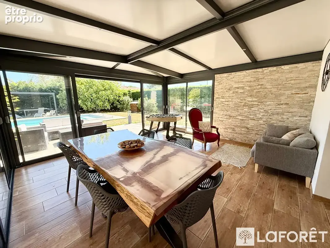 Maison rénovée avec piscine, 4 chambres et jardin clos - photo 6