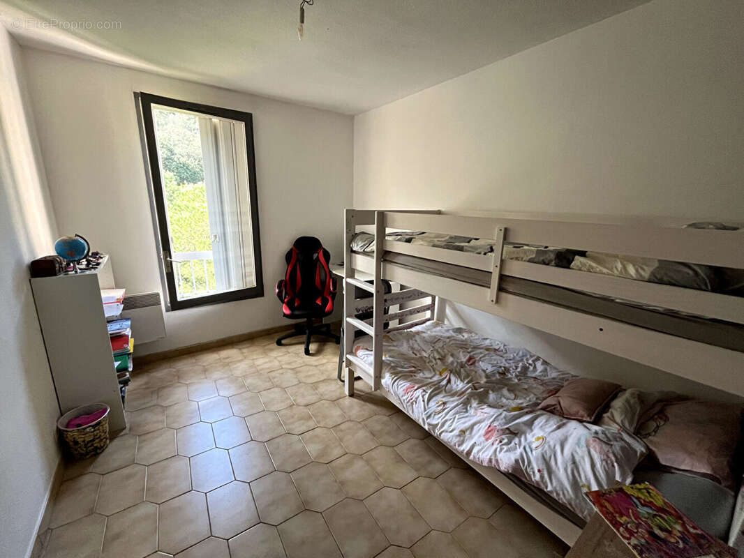 Appartement à SAINT-LAURENT-DU-VAR