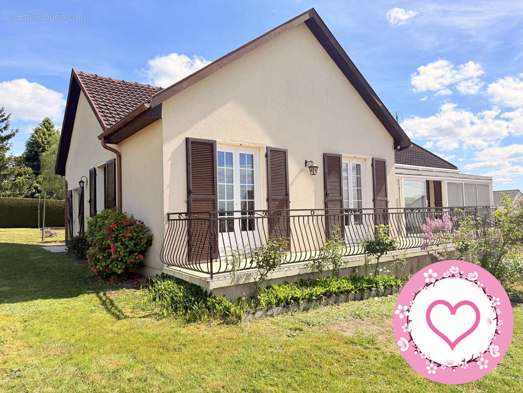 Maison à LES BORDES