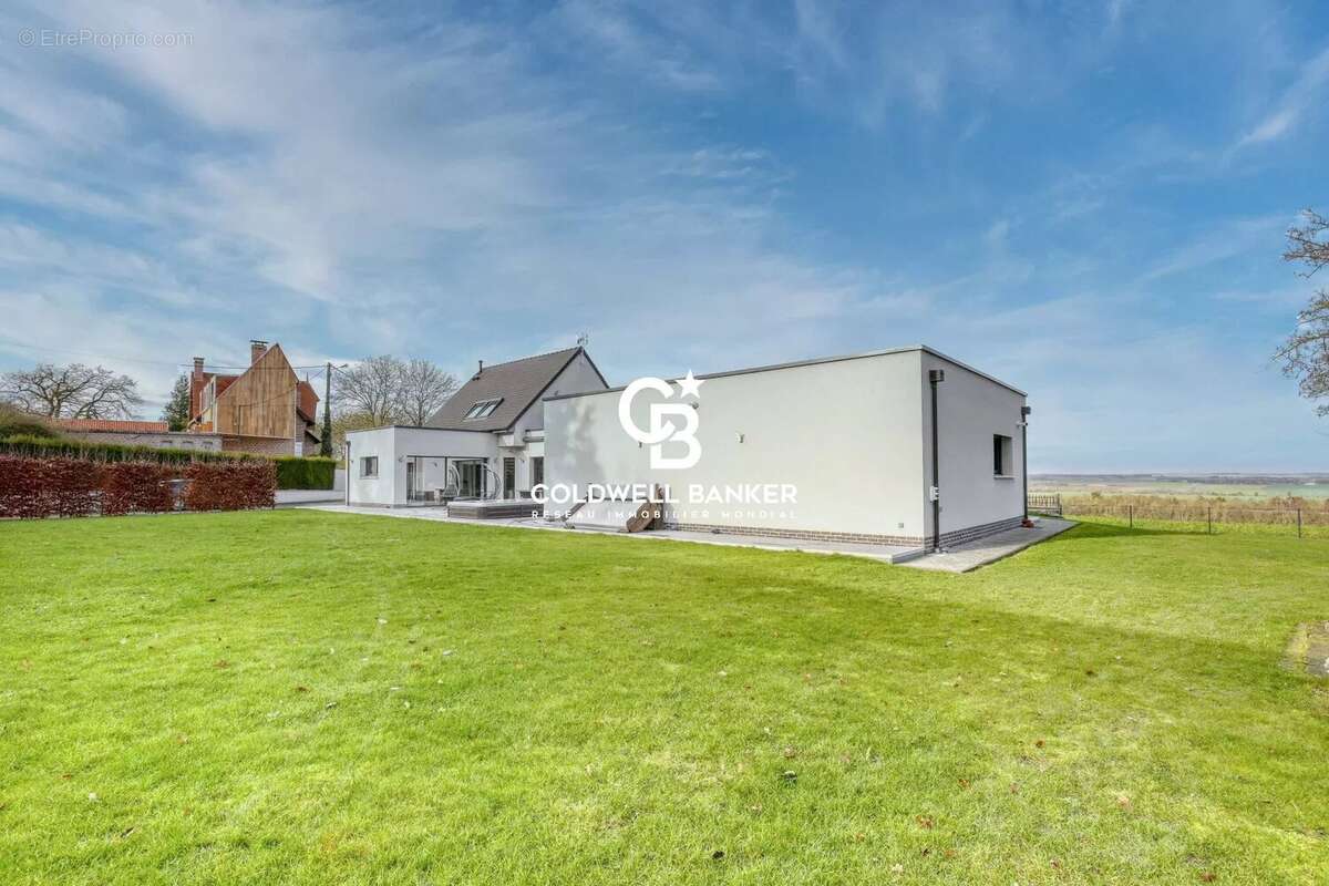 Maison à BLANGY-TRONVILLE