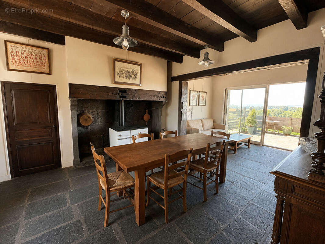 Ensemble immobilier de caractère avec revenus locatifs ? Combrailles - photo 6