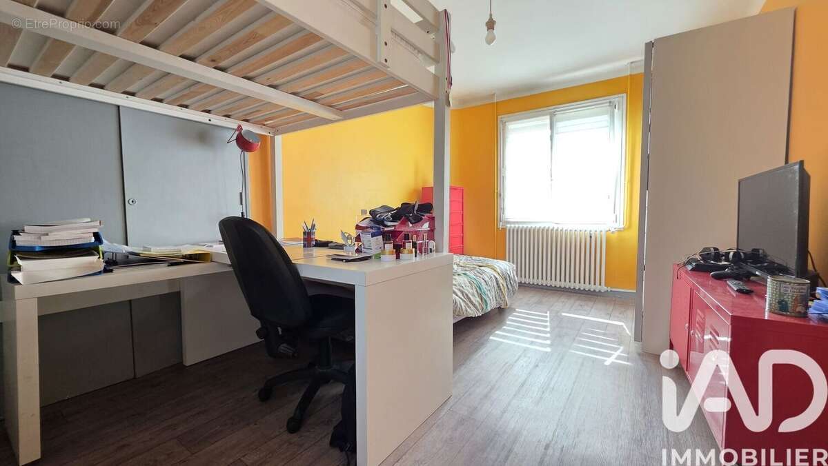 Photo 3