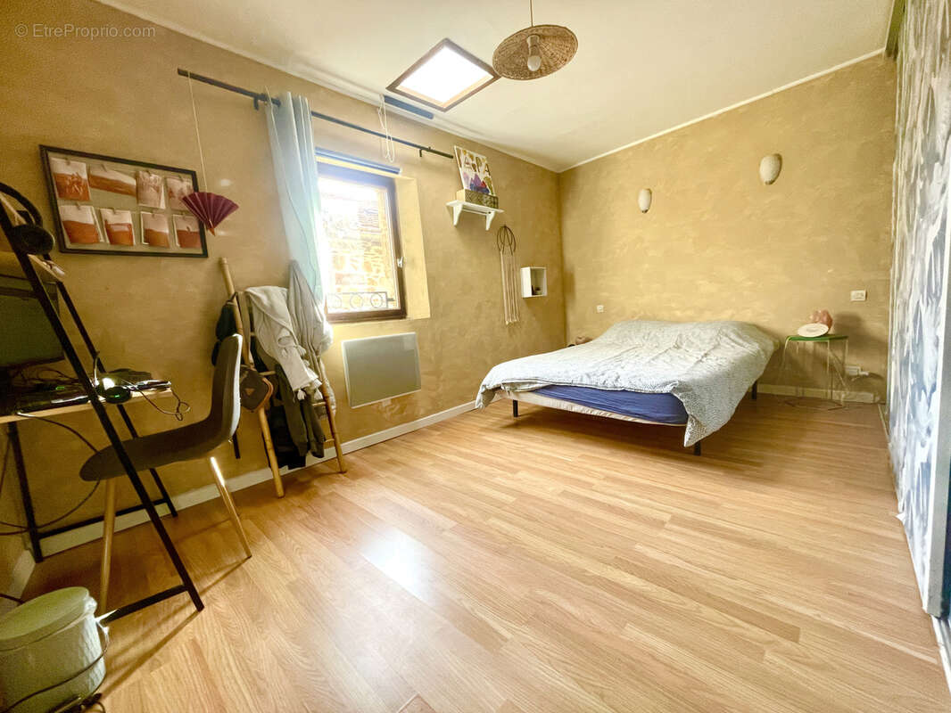 Maison à SAINT-FELIX-DE-LODEZ