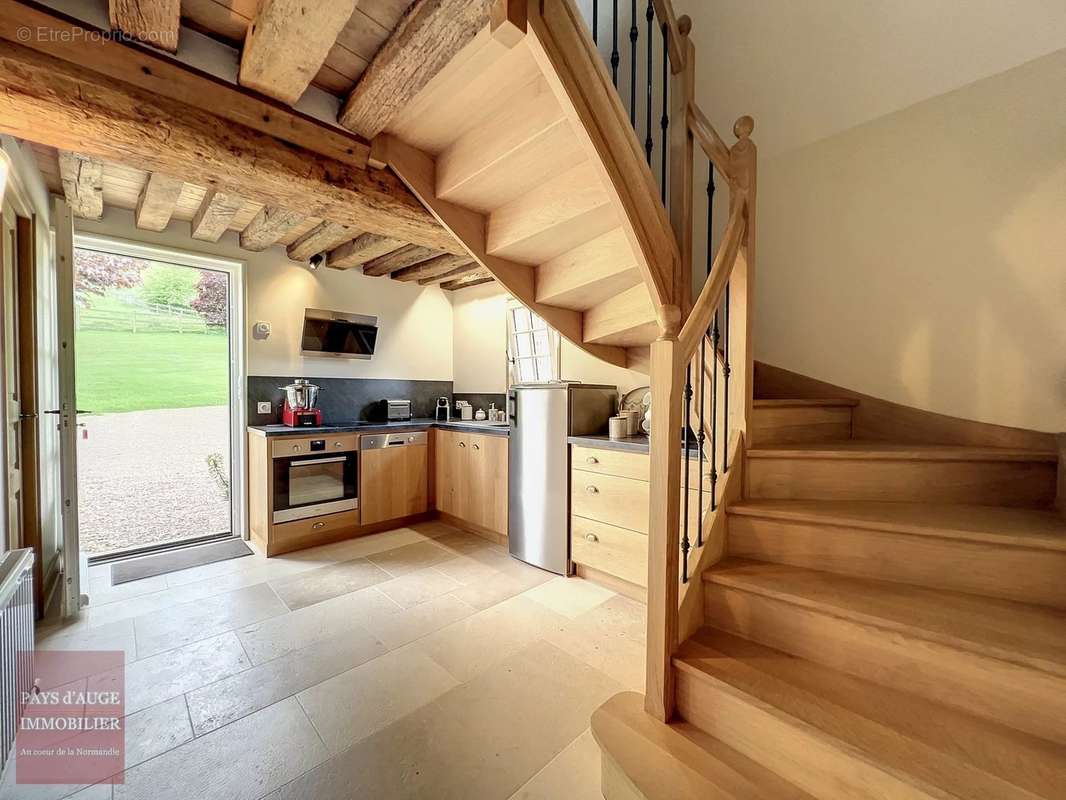 Maison à SAINT-PIERRE-SUR-DIVES