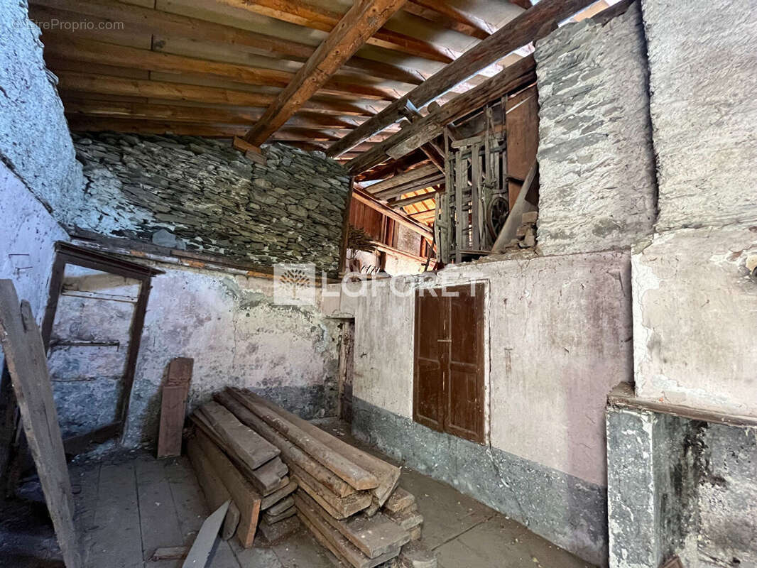 73640 SAINTE FOY TARENTAISE Maison 285m² à rénover et terrain - photo 12