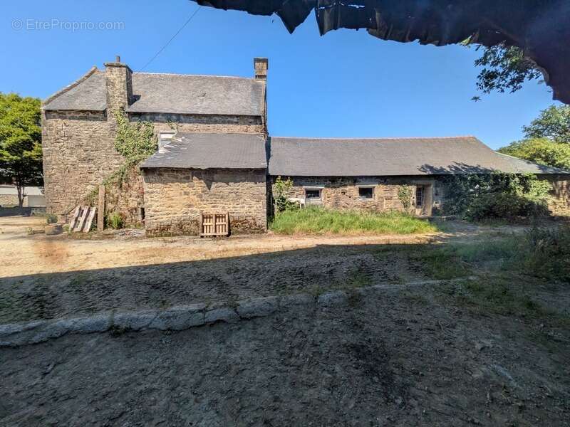Maison à LOCMALO
