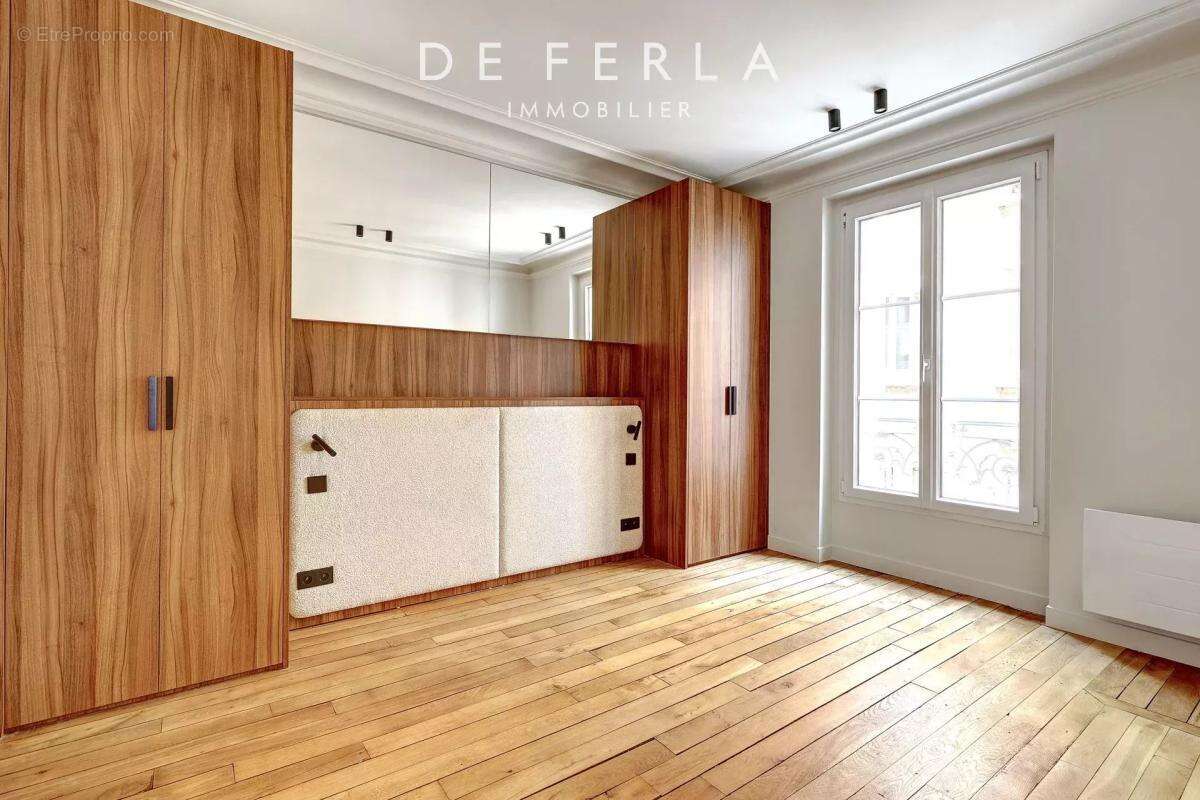 Appartement à PARIS-7E