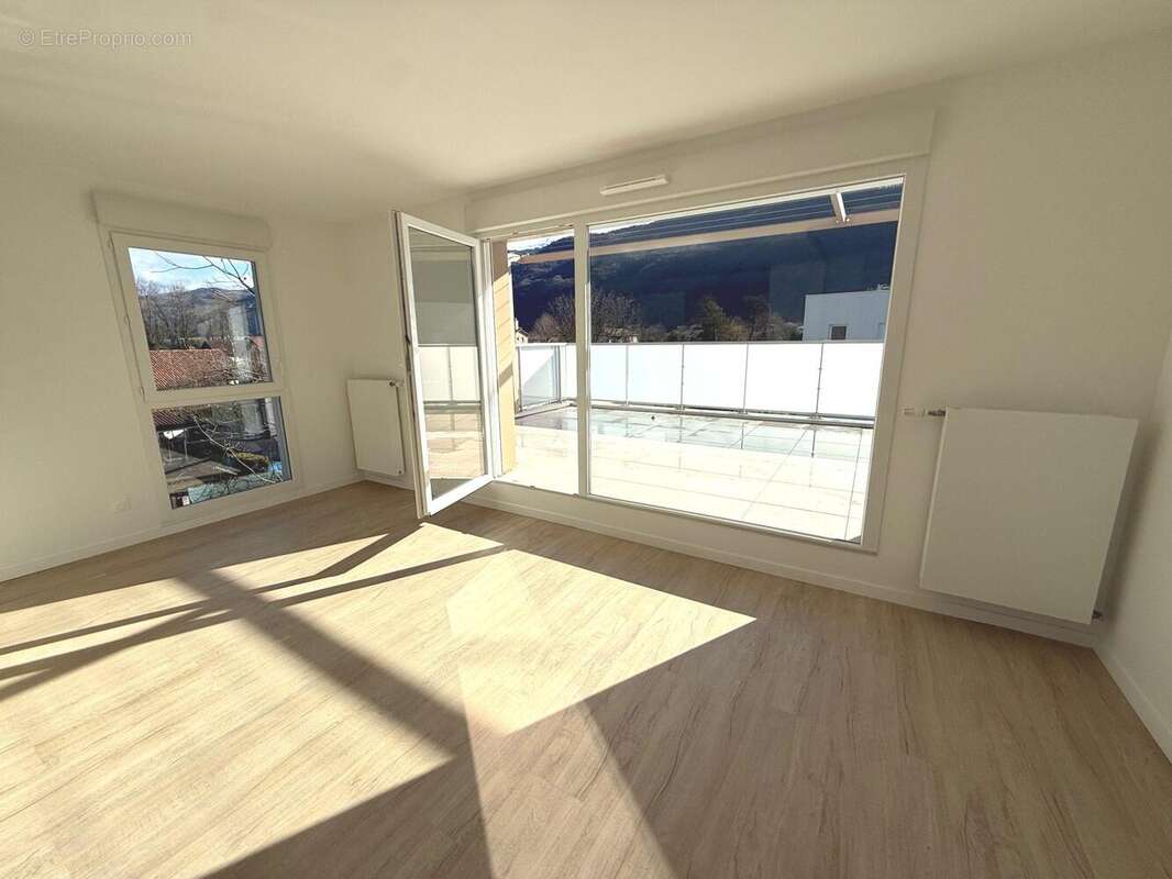 Appartement à DOMENE