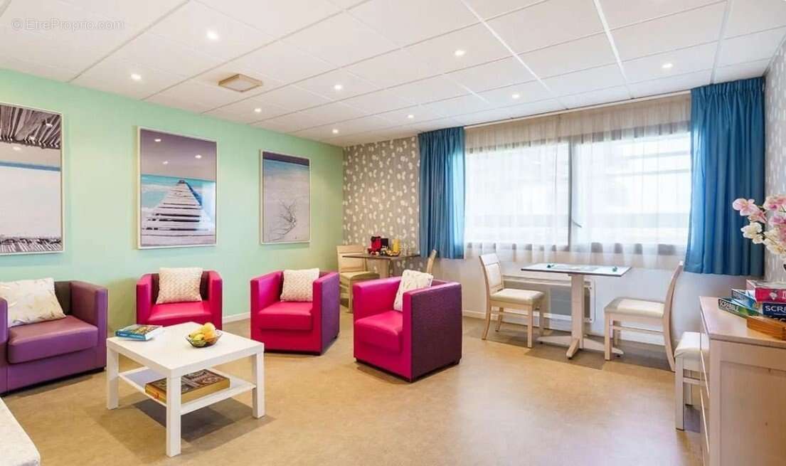 INVESTISSEMENT LOCATIF  TARBES  Résidence Seniors Les Templitudes de Tarbes - 5,62 % de rentabilité - photo 10