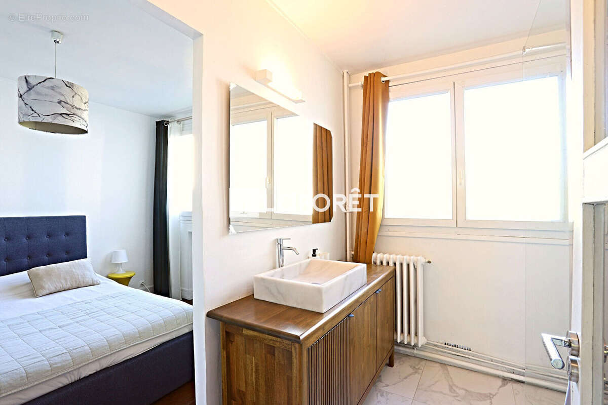 Appartement à PARIS-14E