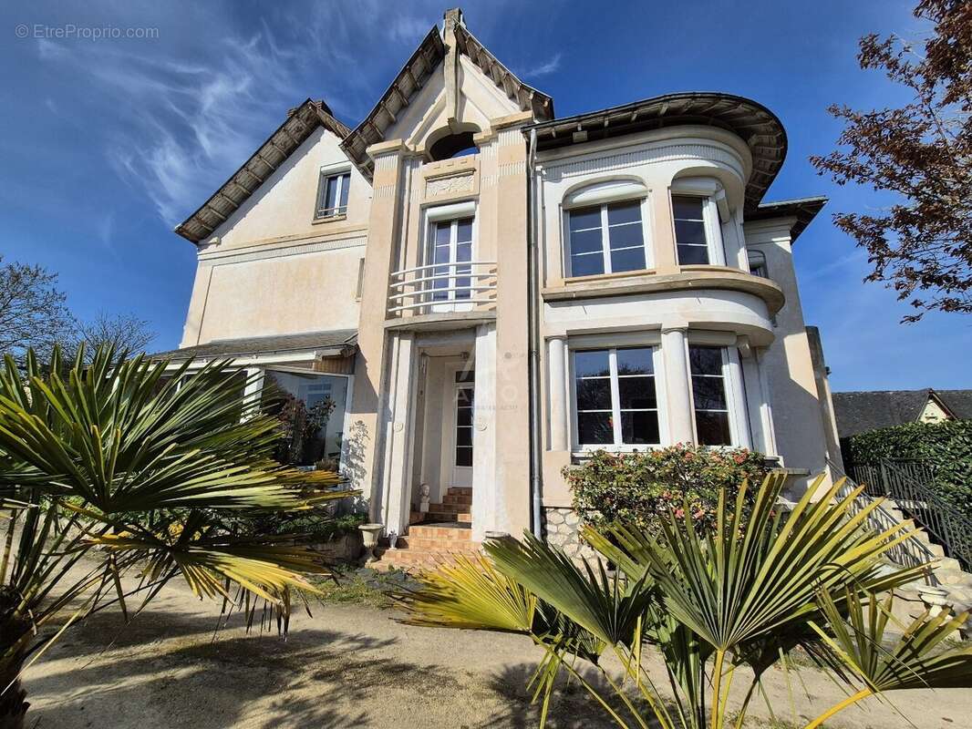 Maison à LONGUE-JUMELLES