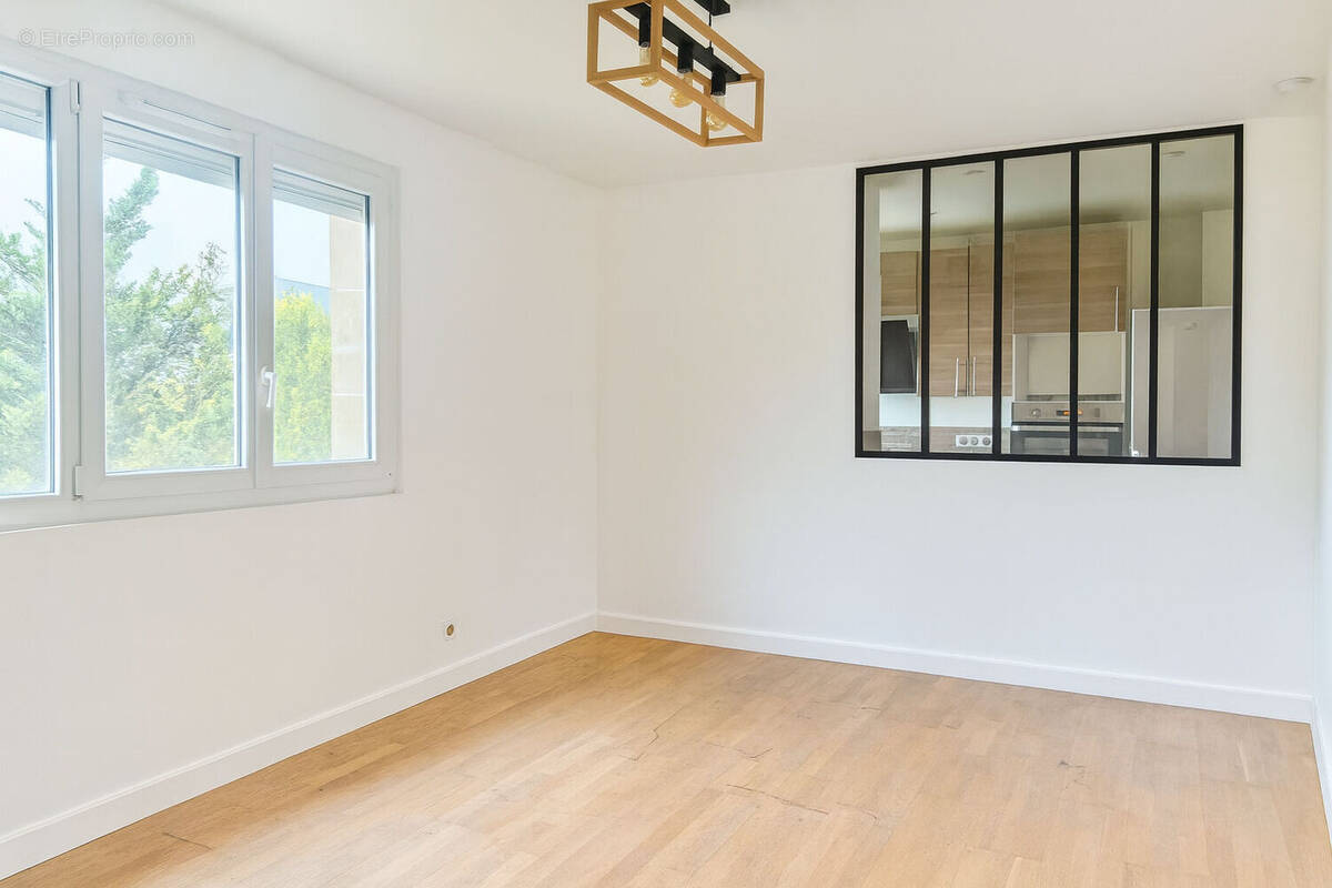 Appartement à CHARENTON-LE-PONT