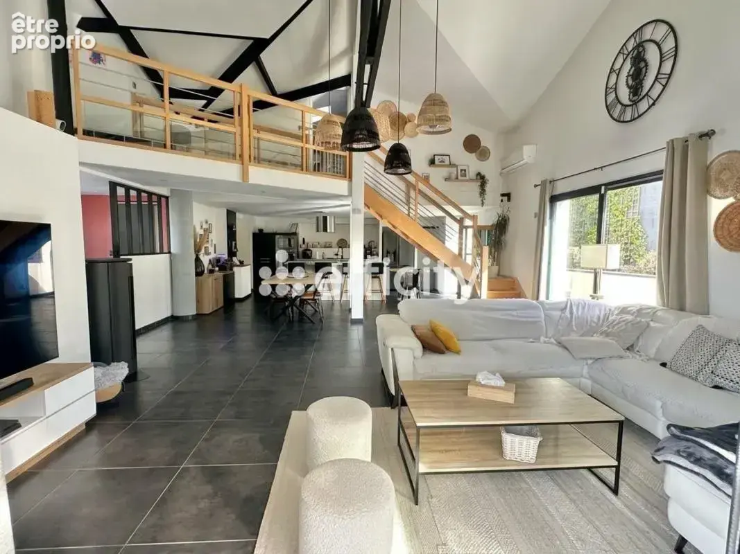 Maison 6 pièces 160 m² à vendre à Saint-Philbert-De-Grand-Lieu (44310) - photo 3