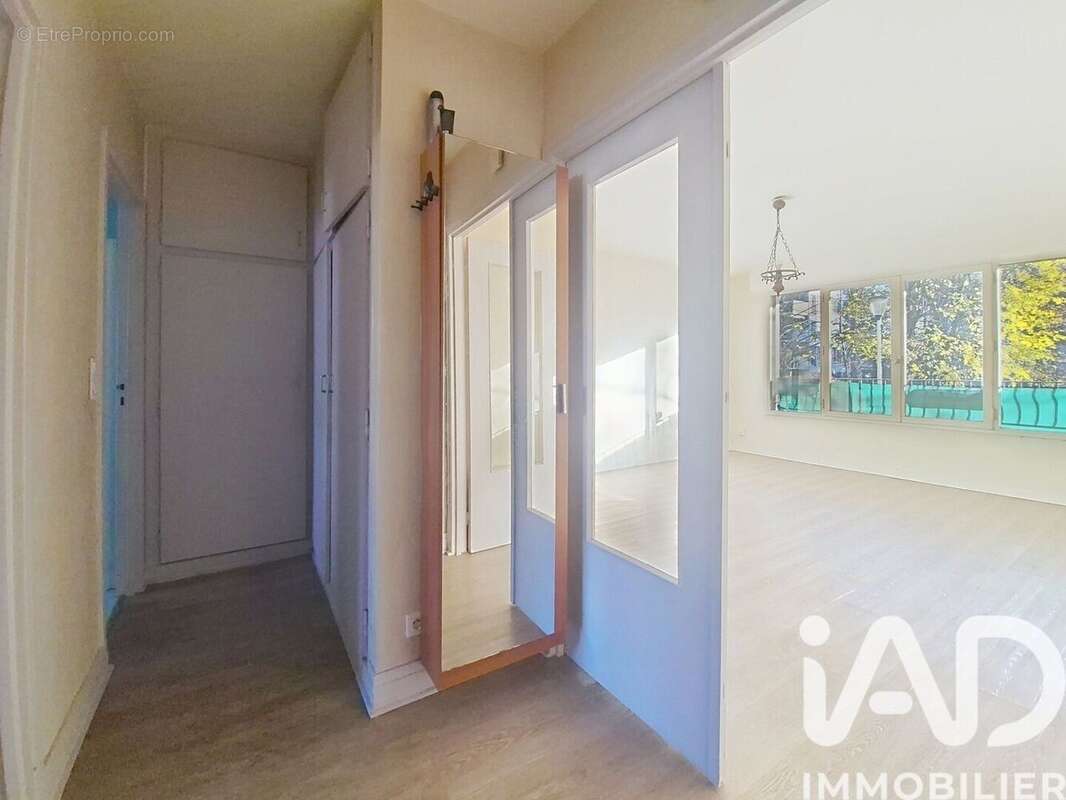 Photo 8 - Appartement à LE PLESSIS-BOUCHARD