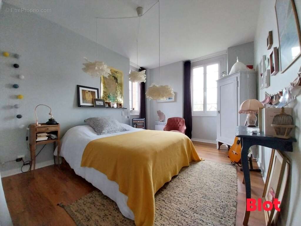 Maison à LA CHAPELLE-DES-FOUGERETZ