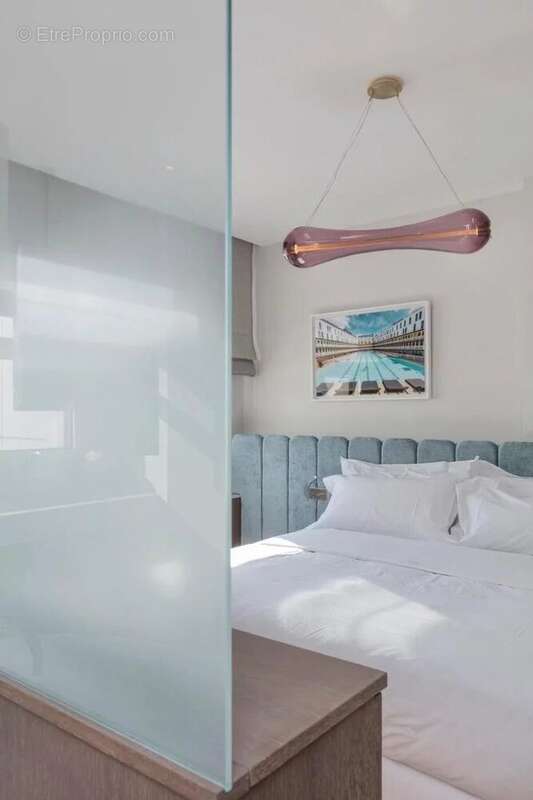 Appartement à PARIS-8E