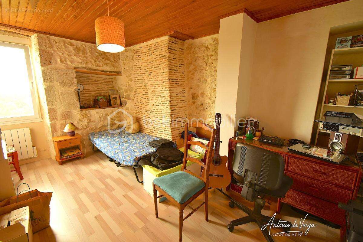 Maison à COURRENSAN