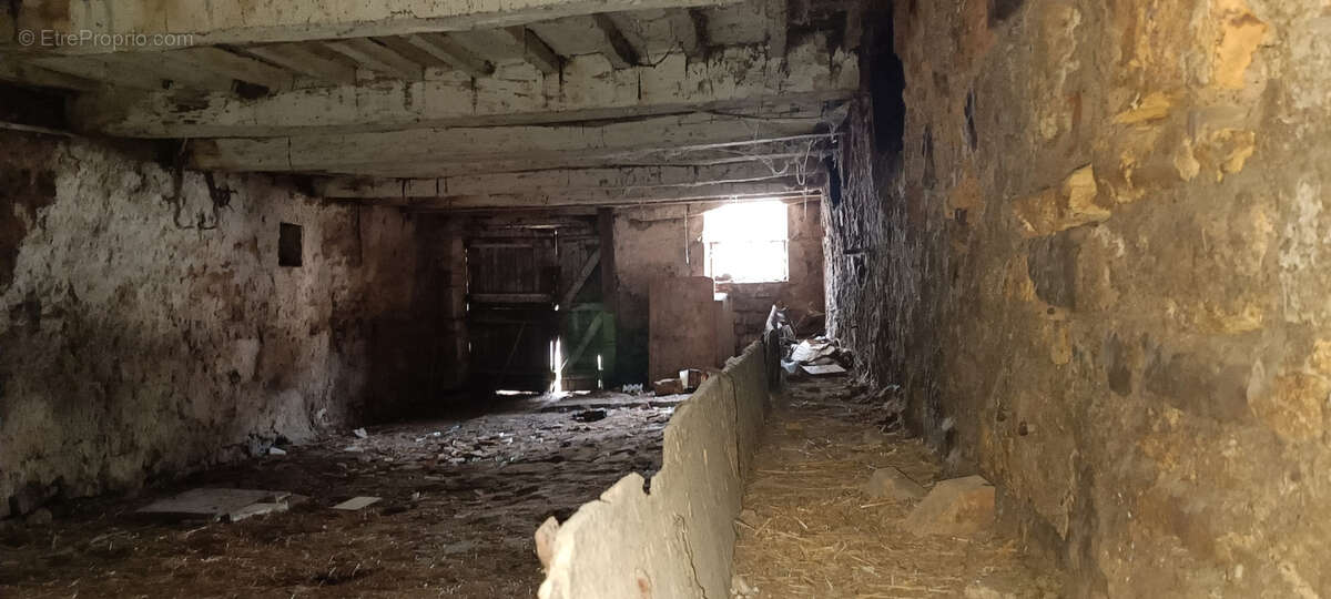 Corps de ferme 200m2  4 pièces et annexe  70300 Baudoncourt - photo 14