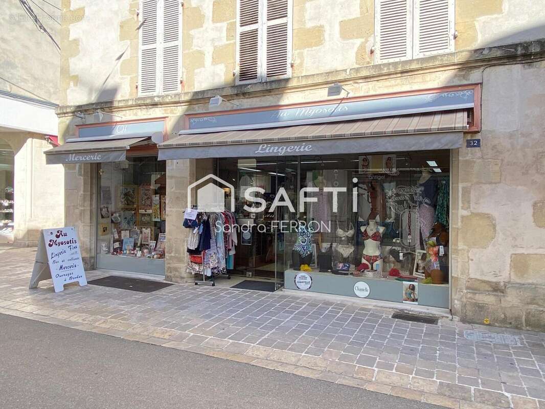 Photo 2 - Commerce à SAINT-JEAN-D'ANGELY