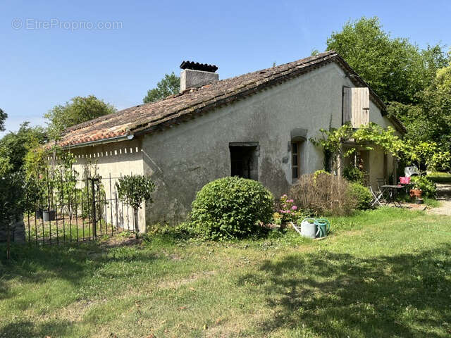 Maison à MONCRABEAU