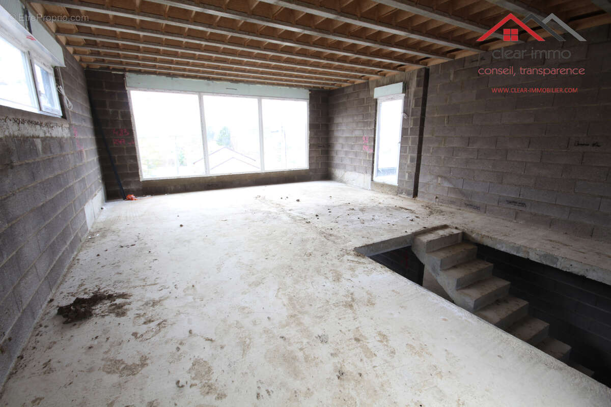 METZ-PLAPPEVILLE - Maison individuelle 4 piéces 120 m2 habitables sur 10,53 ares de terrain - photo 6
