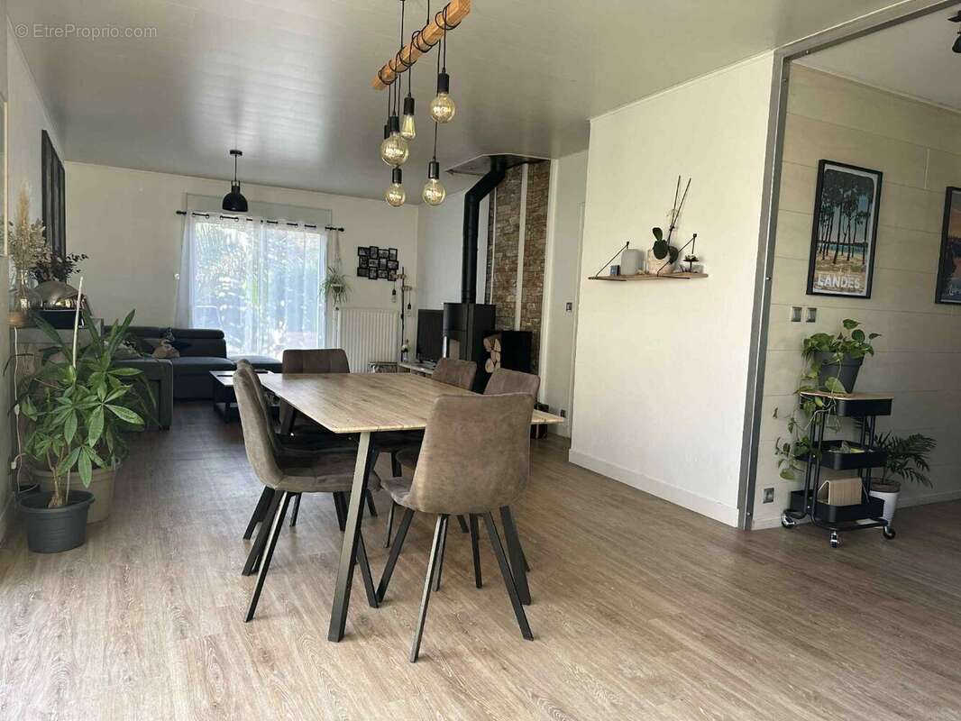 Maison à MORTAGNE-SUR-SEVRE