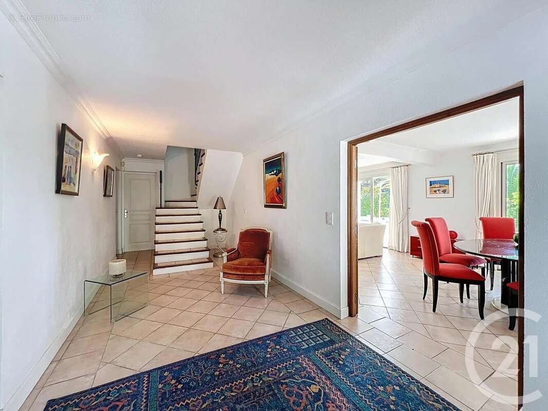 Maison à MOUGINS