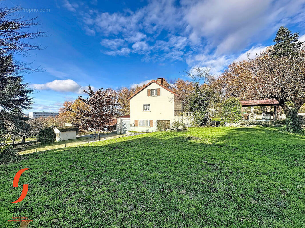 Maison à MONTLUCON
