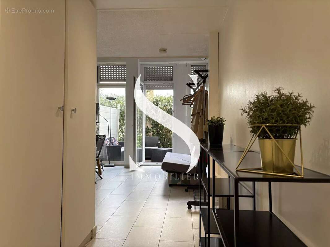 Appartement à VALLAURIS